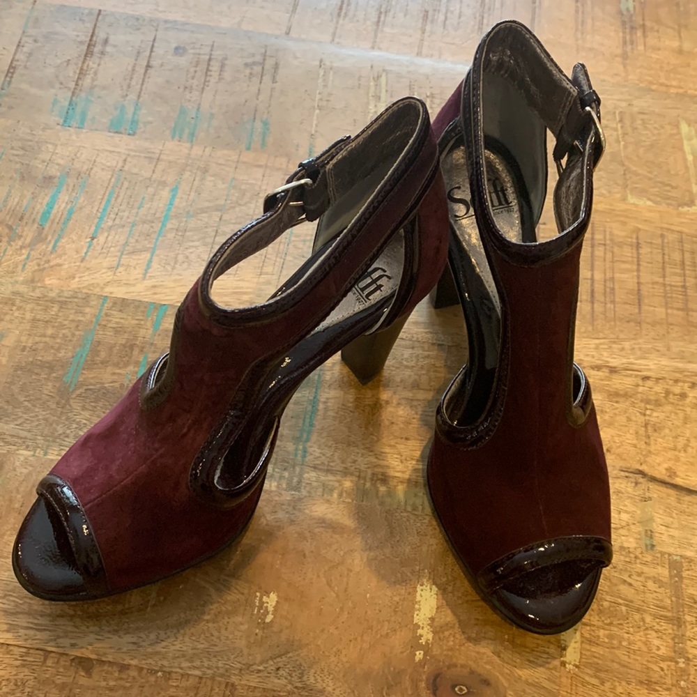 Beautiful Sofft Sandals w/ 3 1/2” heels